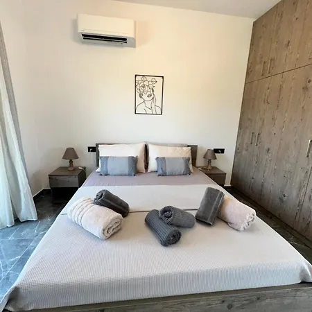 Mike فيلة Rhodes City