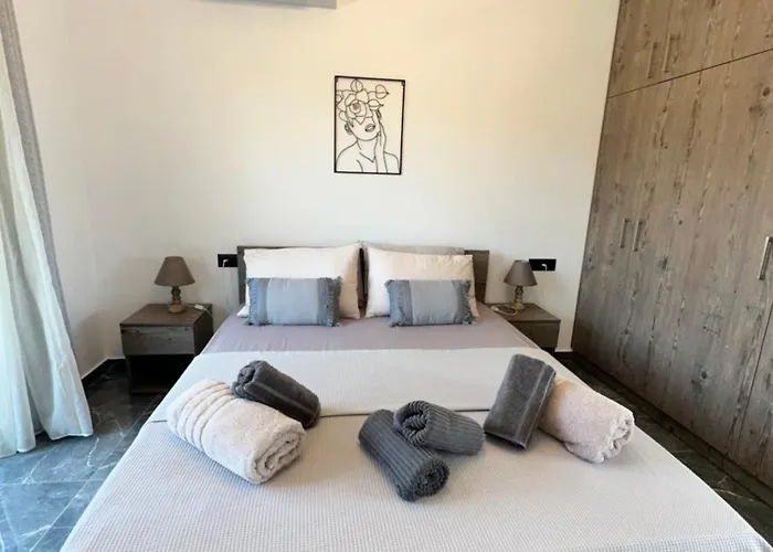 Mike فيلة Rhodes City