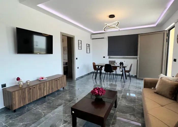 Mike فيلة Rhodes City