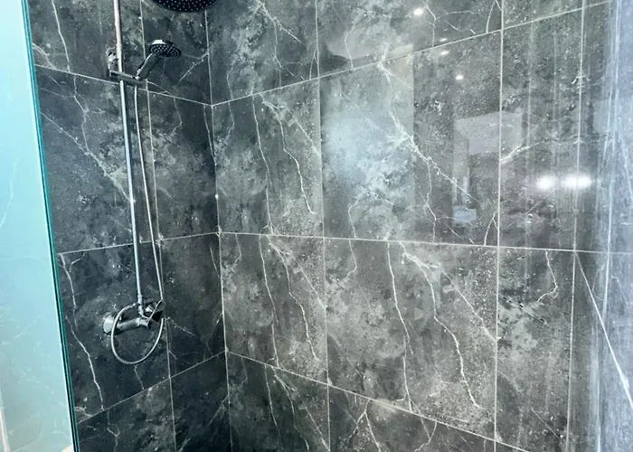 فيلة Mike Rhodes City